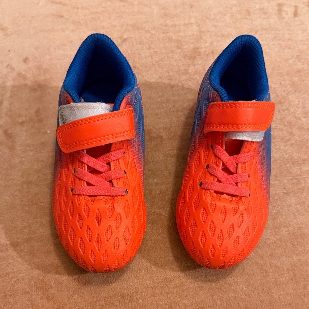 boys cleats - never worn!!